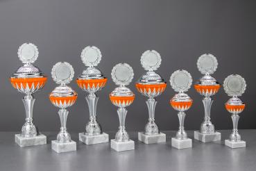 8er Pokal Serie von 25,7cm bis 38,5cm inkl. Aluschild/Schrift/Logo/Montage